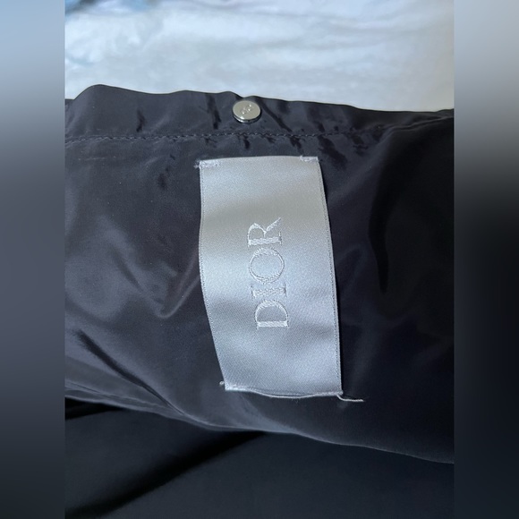 This jacket is beautiful ! Hardly warn , tags are still in intact ! - Picture 10 of 11